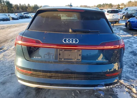 2023 Audi E-Tron Premium z USA, uszkodzony, nr VIN WA1AAAGE7PB019050